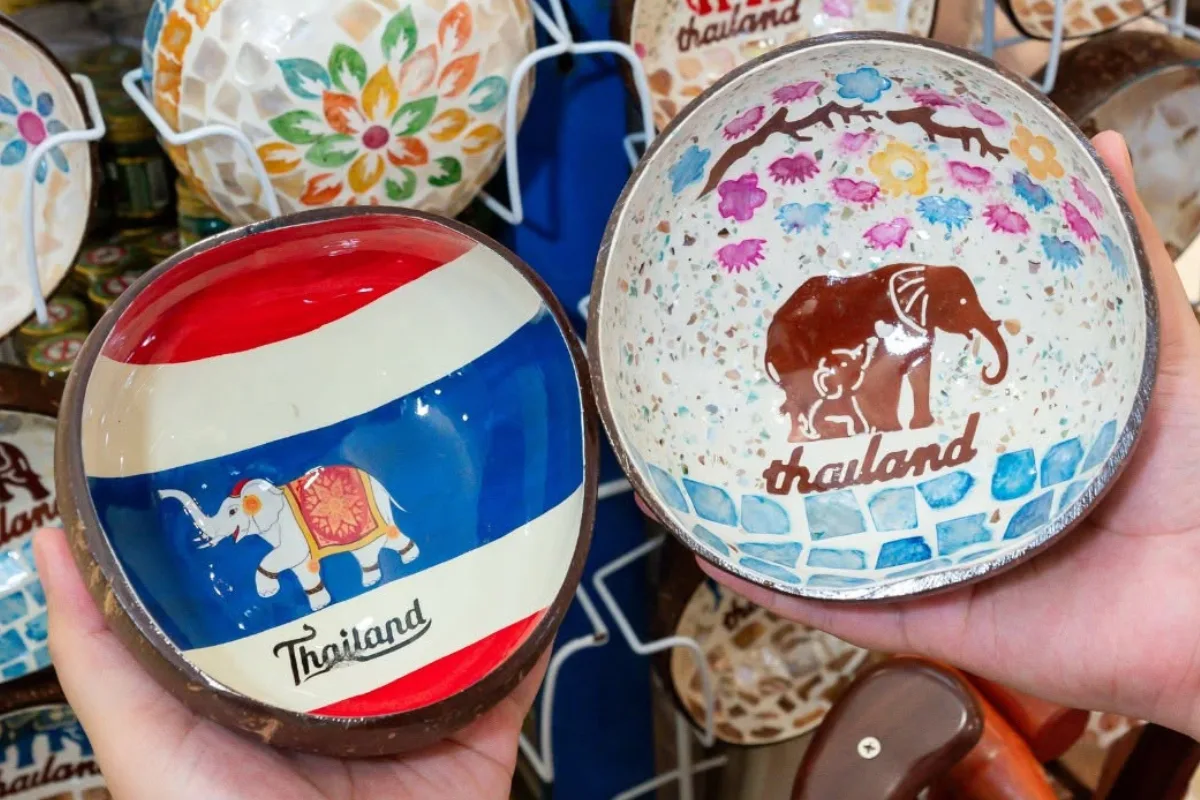 Top famous Thai souvenir to bring home