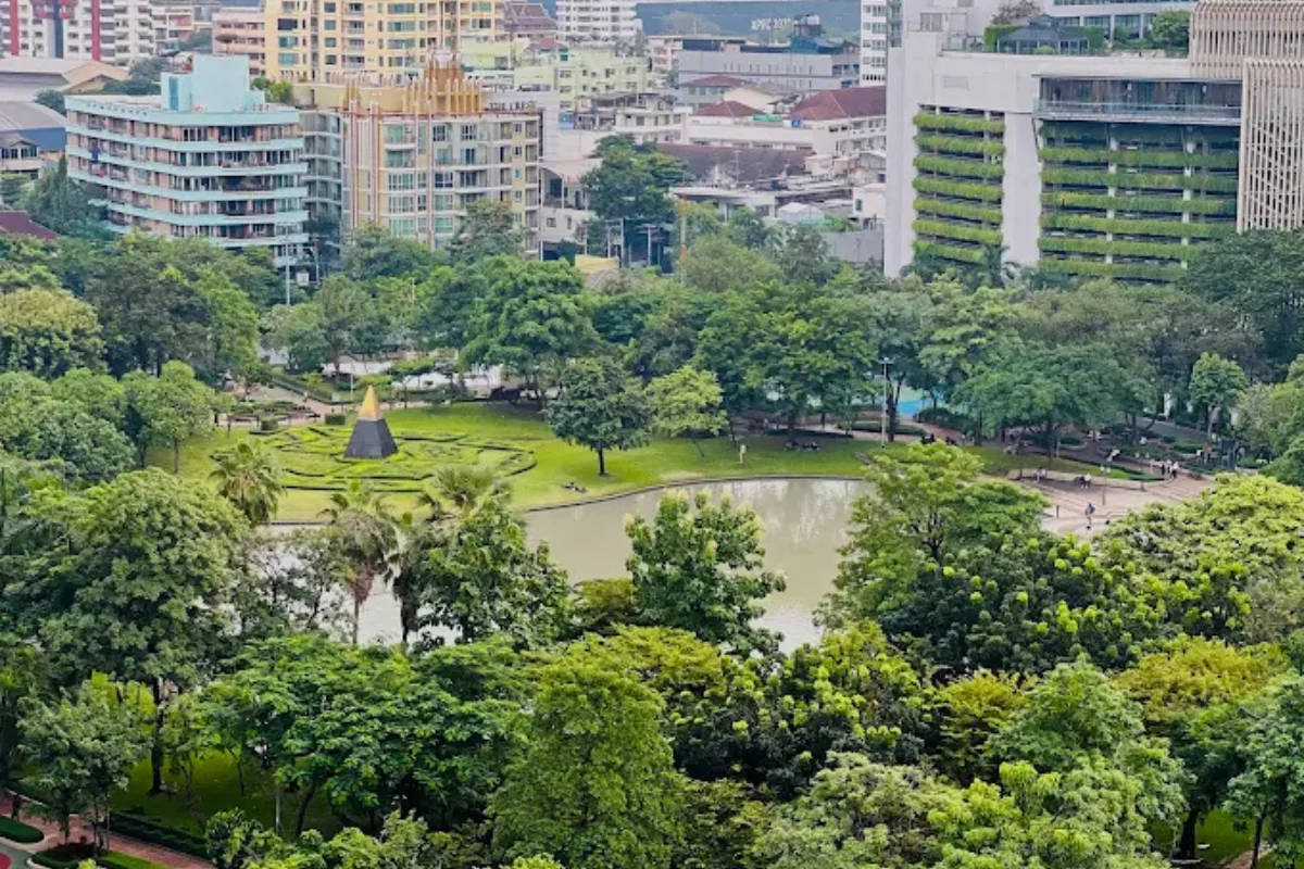 Benchasiri Park