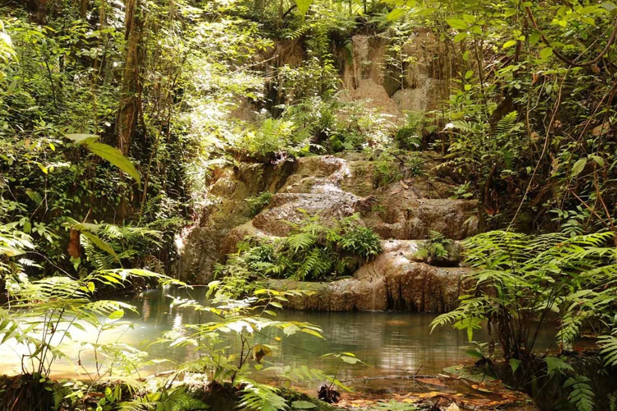bua tong tun waterfall