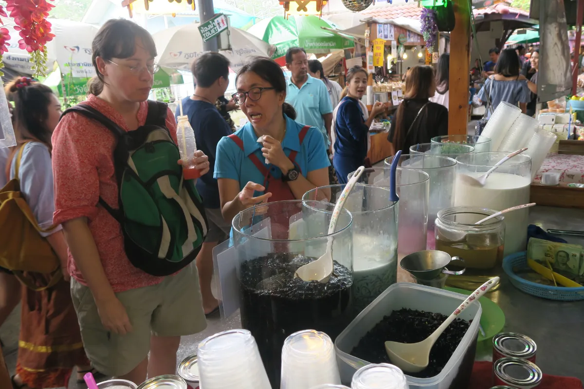 Bang Nam phueng floating market