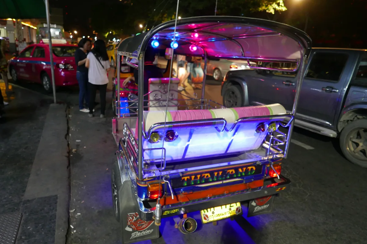 food tour tuk tuk