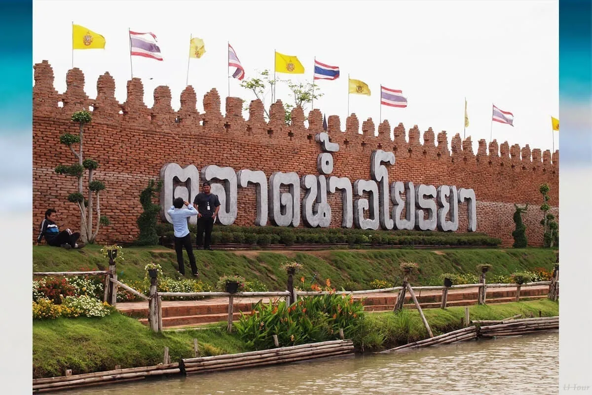 ayothaya floating market
