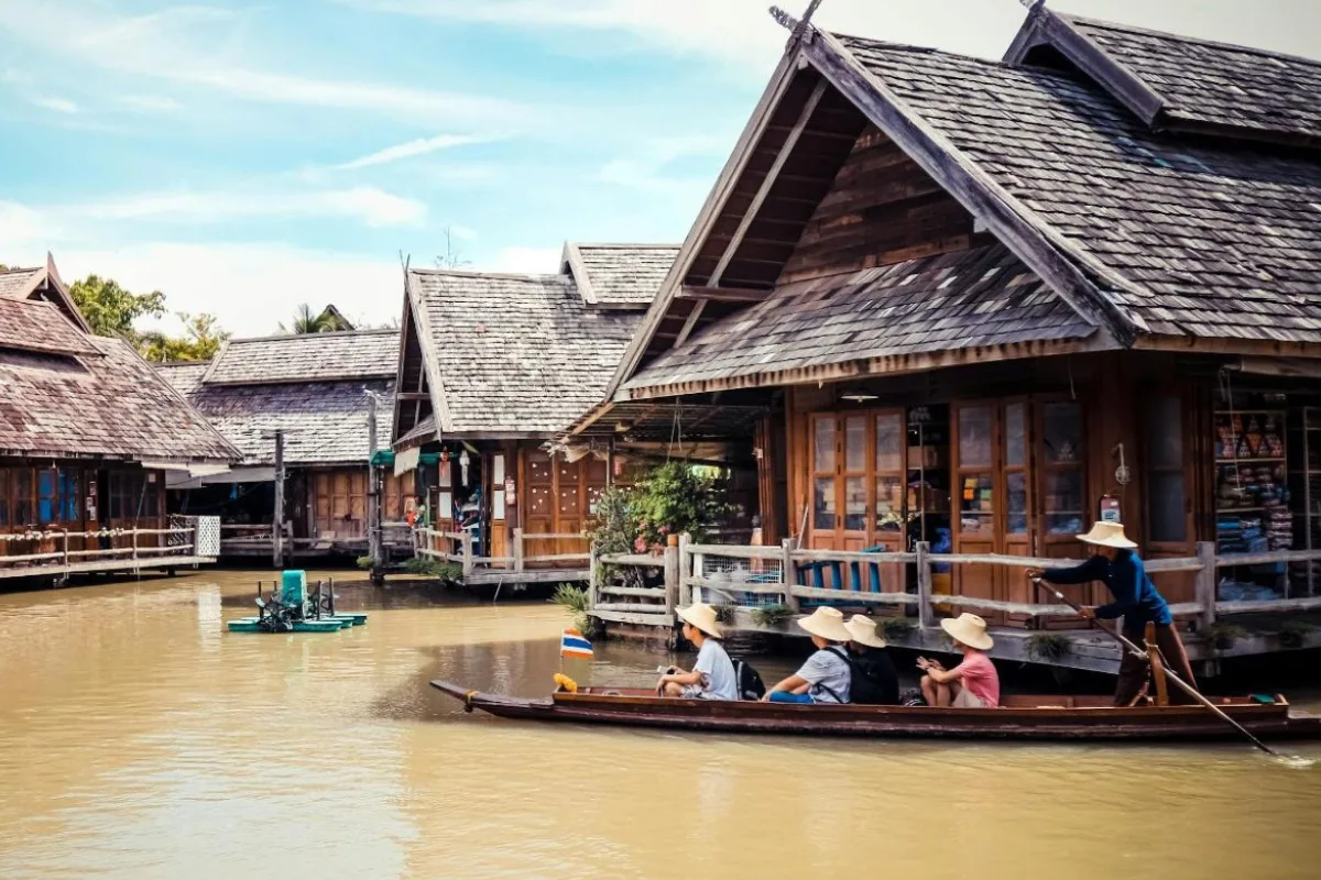 Ayothaya Floating Market