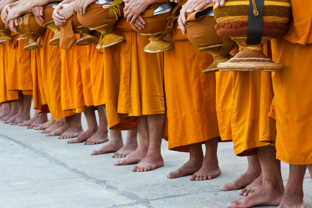 Offer food to monks