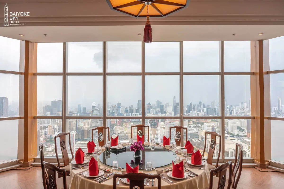 Baiyoke Sky dinner