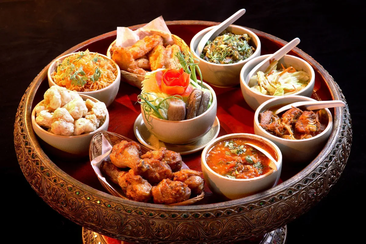 khan toke dinner