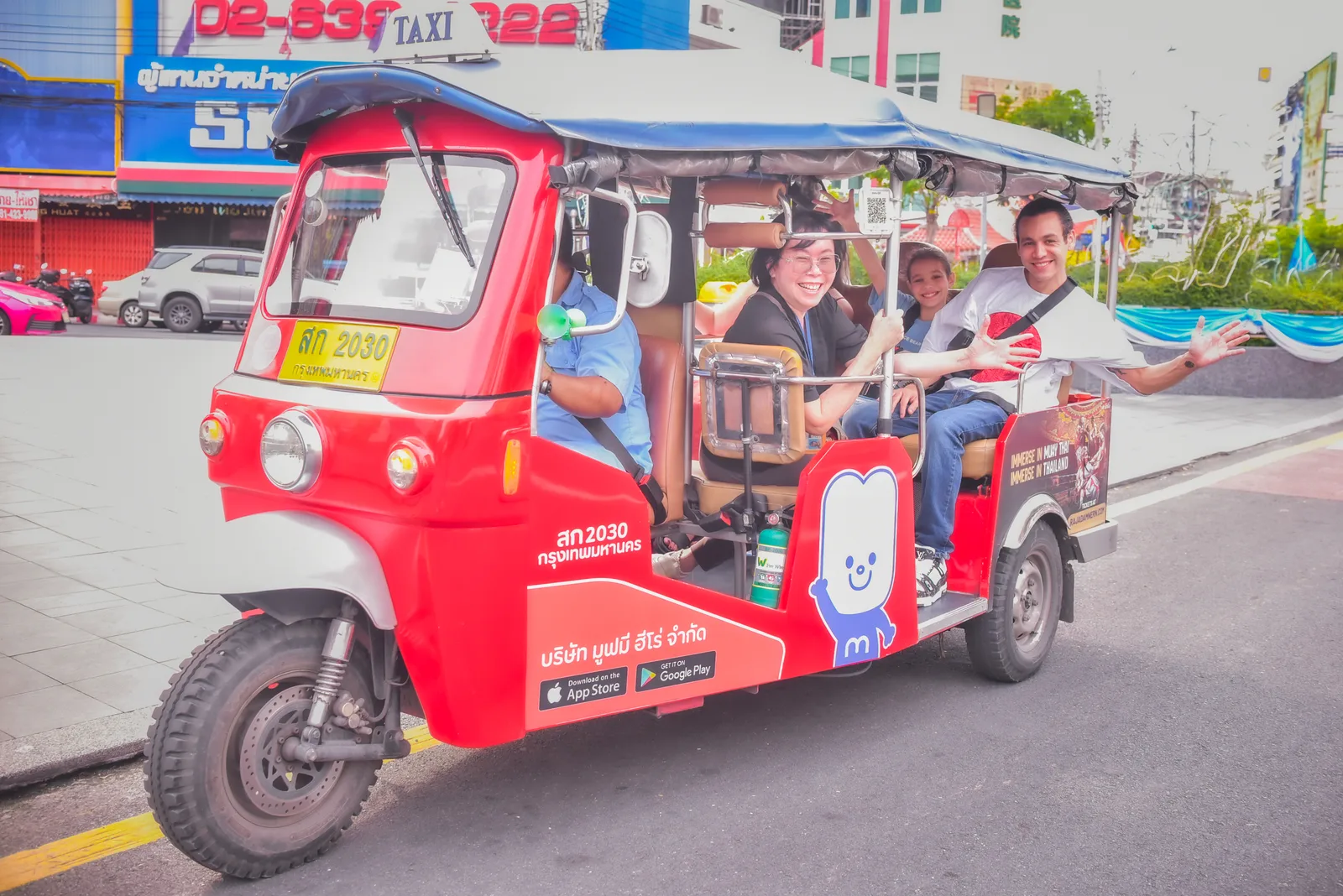 2-Hour Bangkok Cultural Discovery by Electric Tuk-Tuk