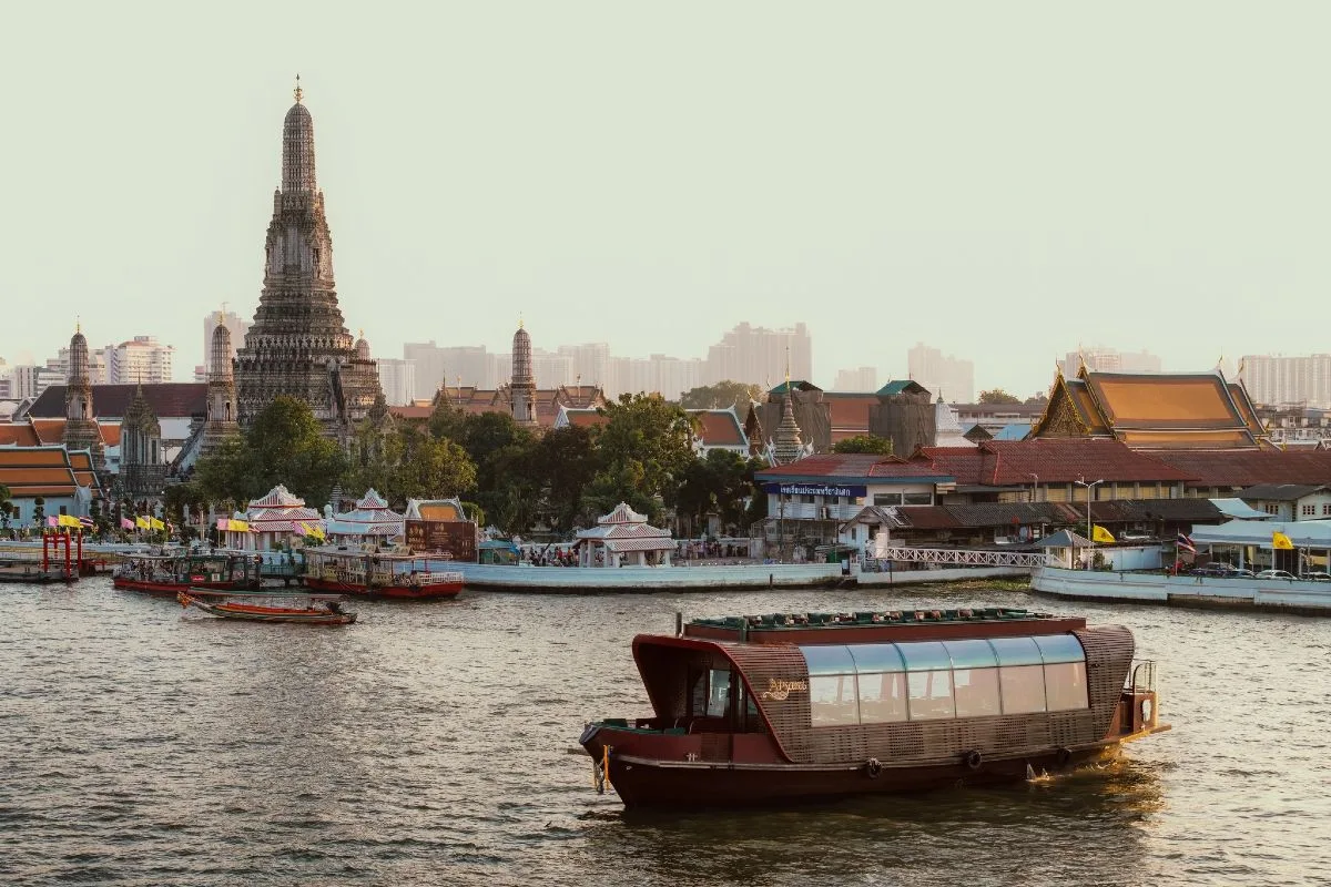 ล่องเรืออัปสรา