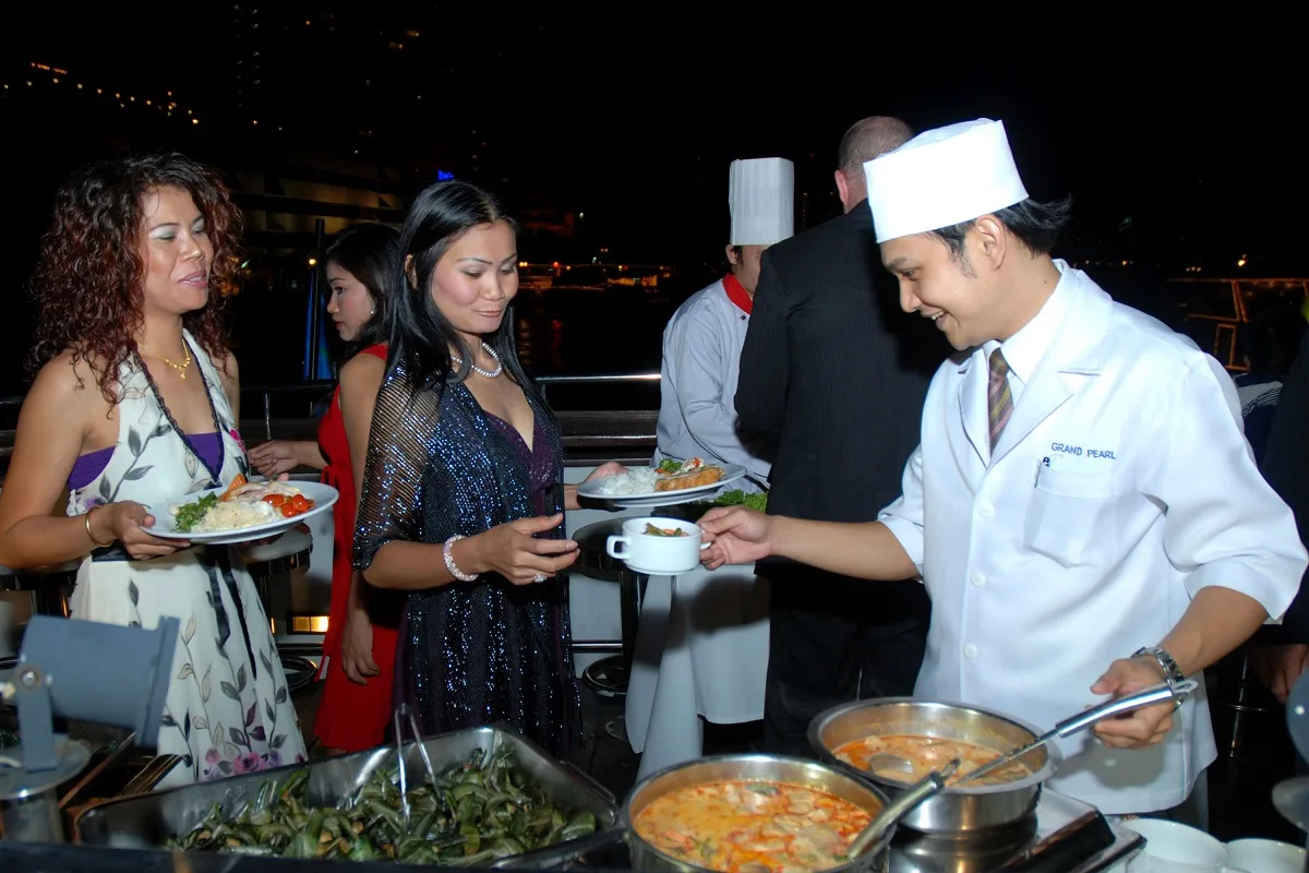 BKK Grand pearl dinner cruise