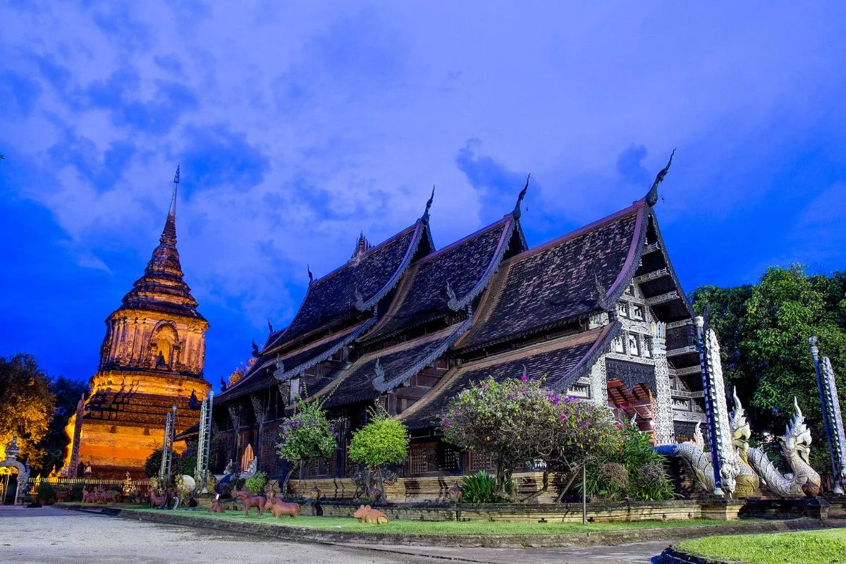 วัดโลกโมฬี (Wat Lok Moli)
