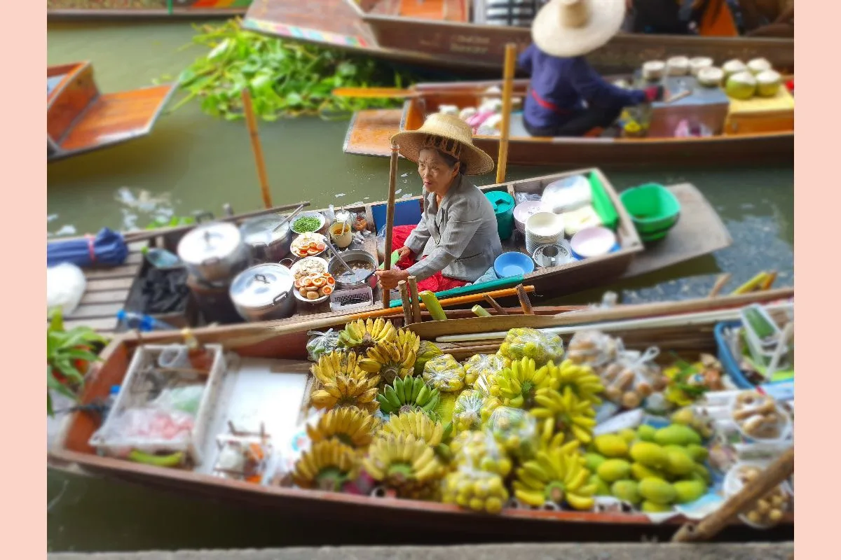 ตลาดน้ำดำเนินสะดวก