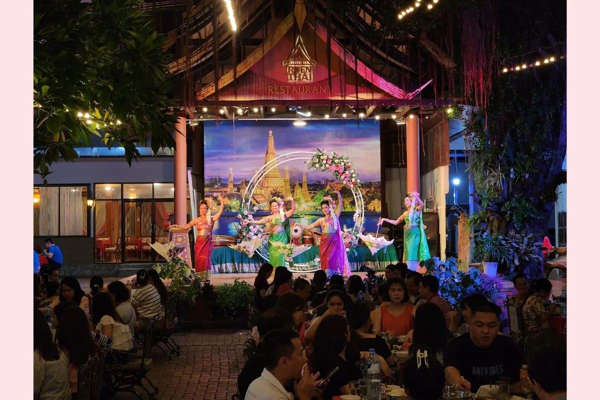 Ruenthai Restaurant (เรือนไทย พัทยา)