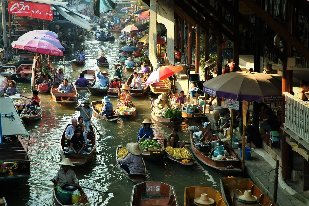ตลาดน้ำดำเนินสะดวก