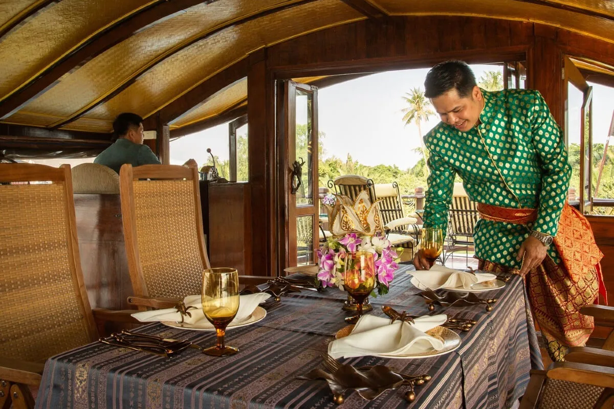 ล่องเรือเจ้าพระยาแบบค้างคืน 2026: เจาะลึก Loy Pela Voyages พูลวิลล่าลอยน้ำสุดหรู