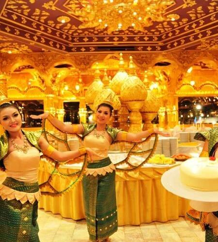 รีวิว ภูเก็ตแฟนตาซี 2026: โชว์อลังการ บุฟเฟต์คุ้มไหม? อัปเดตราคาและวิธีจอง