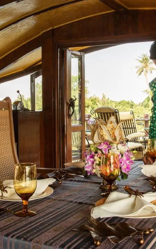 ล่องเรือเจ้าพระยาแบบค้างคืน 2026: เจาะลึก Loy Pela Voyages พูลวิลล่าลอยน้ำสุดหรู
