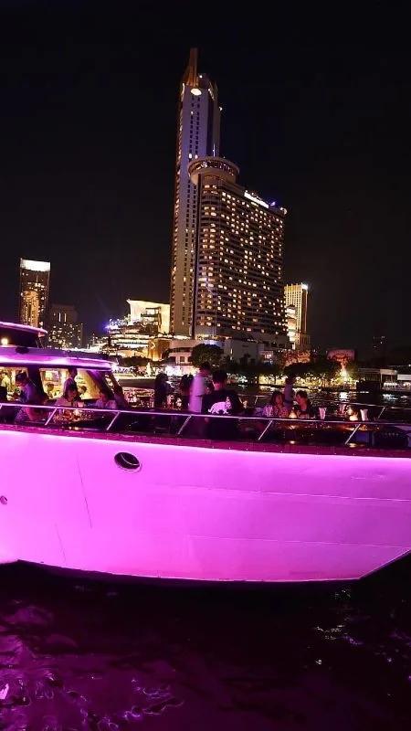 ล่องเรือเจ้าพระยาราคาย่อมเยา | รีวิวการล่องเรือสุดคุ้มในกรุงเทพ