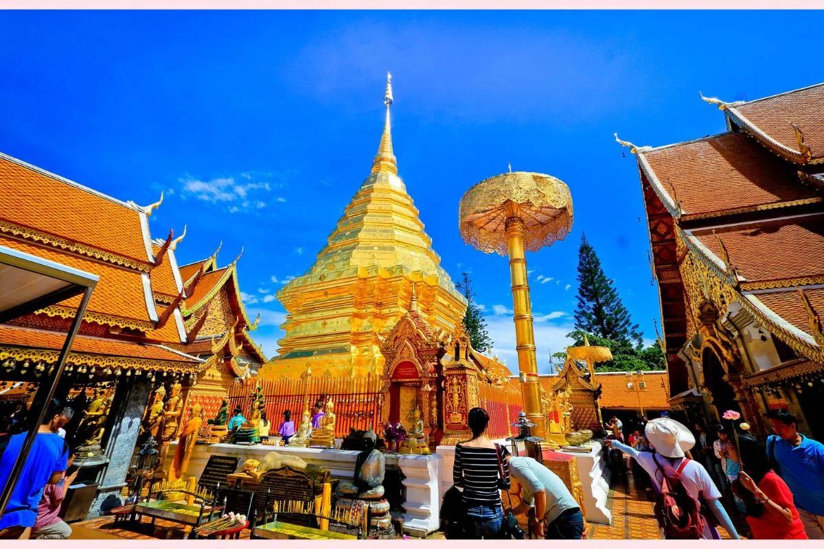 ไหว้พระธาตุดอยสุเทพ 2026: คู่มือฉบับสมบูรณ์ ประวัติศาสตร์ การเดินทาง และจุดเช็คอินลับ
