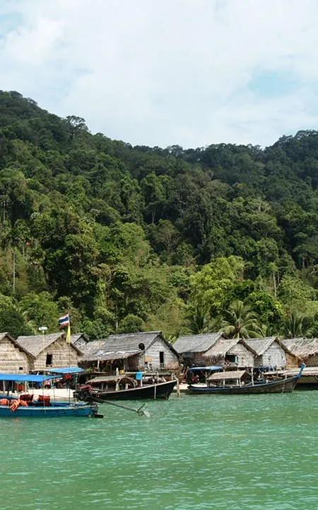 หมู่เกาะสุรินทร์ 2026: เปิดฤดู 15 ตุลาคม ปะการังฟอกขาว หมู่บ้านมอแกน คู่มือเที่ยว