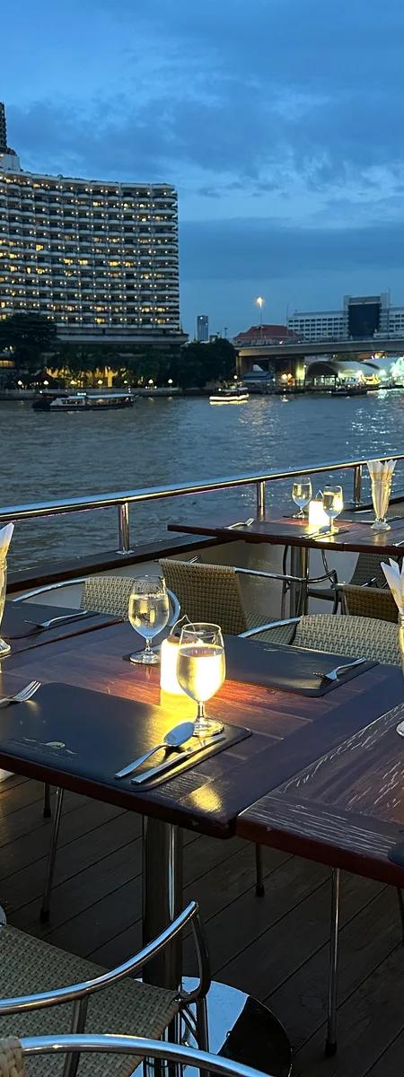 ปีใหม่ กรุงเทพ เรือเพิร์ล บูติก ครูซ